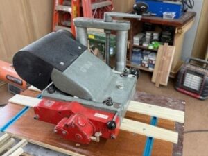 Williams & Hussey molder rebuilt with new replacement parts in constant speed configuration